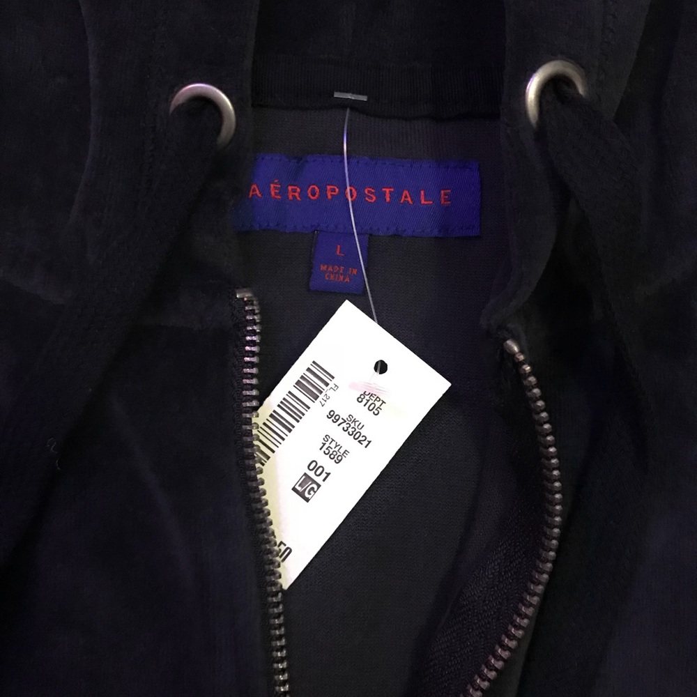 🚨SOLD🚨NWT Aeropostale Crop Black Zip Up Hoodie - Picture 2 of 3